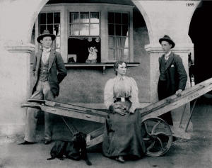StationwithGates1895wt